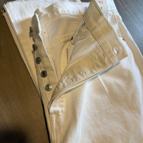 501 Levi white distressed jeans new with tags - Picture 3 of 7